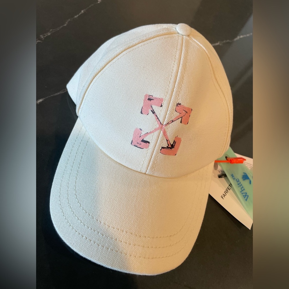 Off-White Hat Pink Arrows Embroidered Design